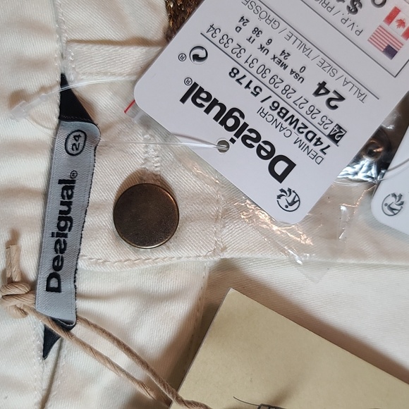 Desigual Women's Soft White Stretch Cotton Summer Shorts (Sz 24) - Picture 6 of 12